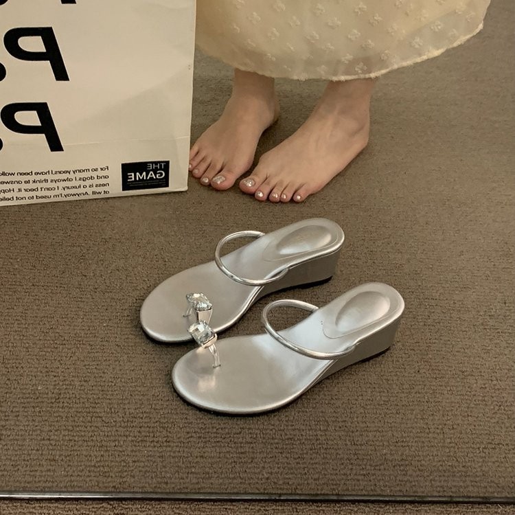 Feng Shui coreano con zapatillas de dedo de diamante para mujeres con falda de verano y zapatillas de cama plana con zapatillas de cama
