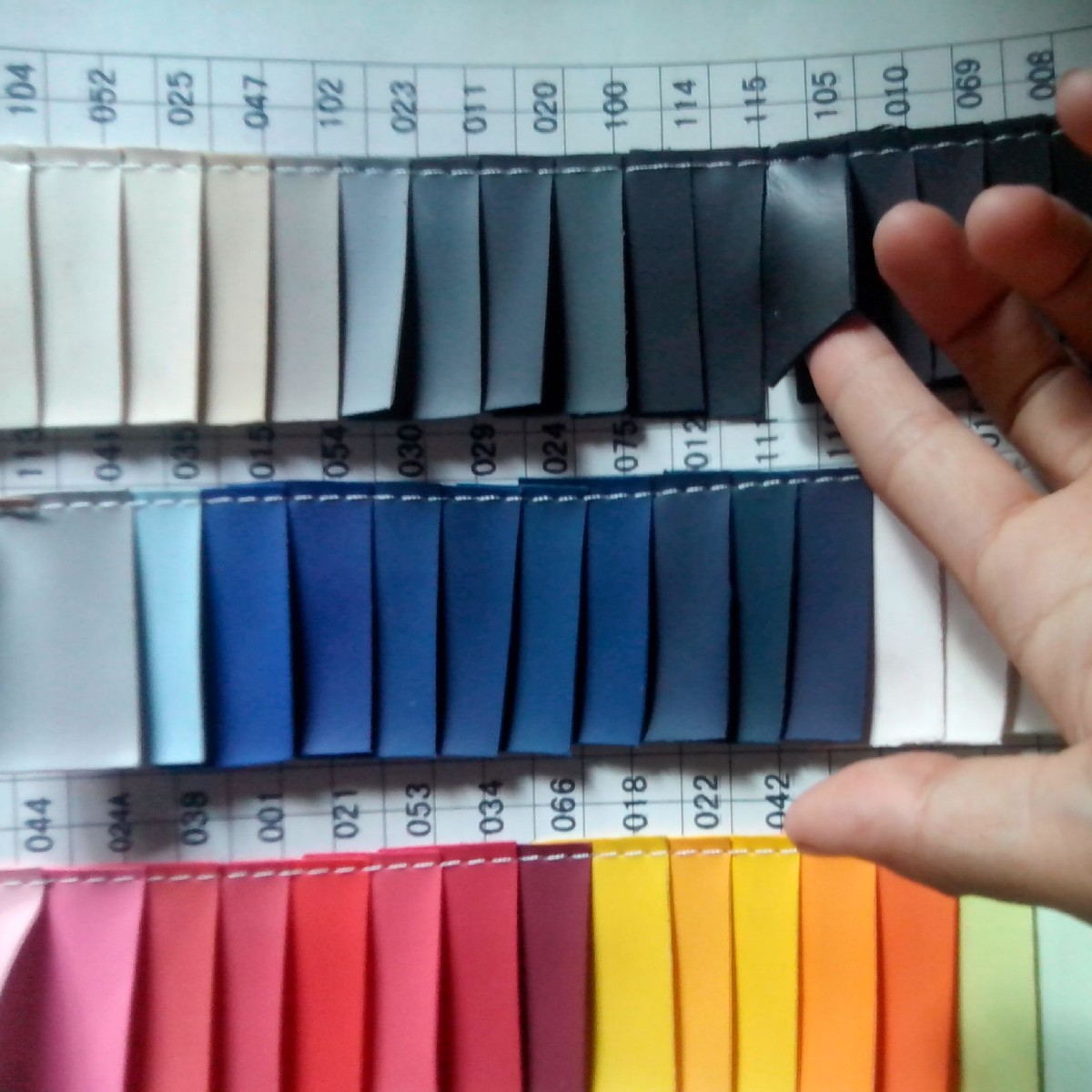 文具厂 皮夹表面高发泡， 软发泡， 0.6  0.8  1.0  1.2 可高周波