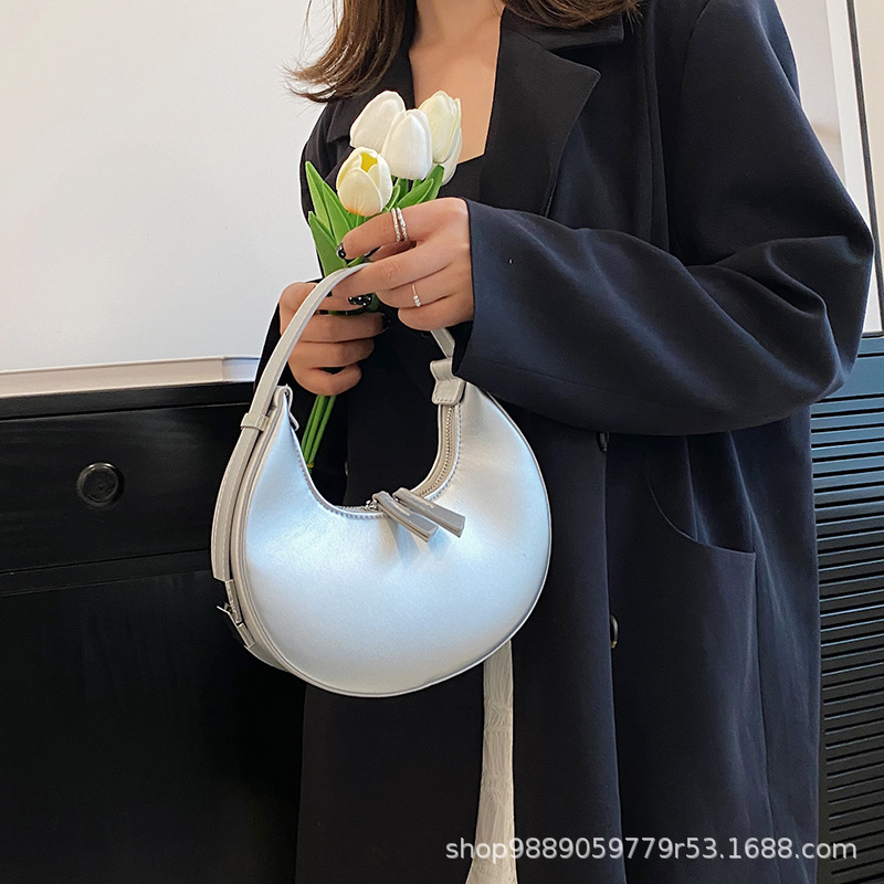 Korean version of the net red armpit bag wholesale 2024 new texture new color crescent fashion Joker shoulder diagonal bag