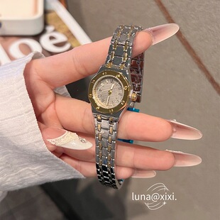 ���QAP�ʼ����i�r�К��|Ůʿ�ֱ�miniС���P���ֵ���s����