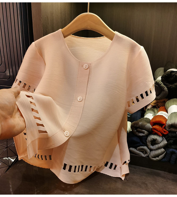Áo cardigan nữ cổ tròn tay ngắn dáng rộng khoét lỗ xếp ly — Màu đen, Màu hồng, Màu mơ chi tiết 11