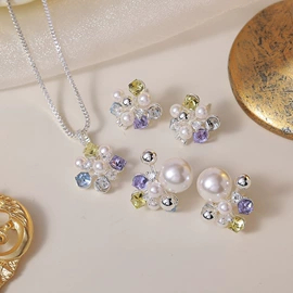 耳钉;项链;耳环