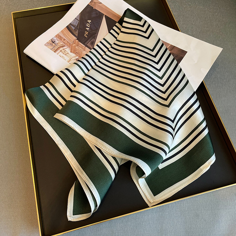 2025 primavera y otoño a rayas universales pequeñas toallas cuadradas minimalistas nórdicas delgadas con líneas de protección solar contra el color bufandas de seda para mujeres