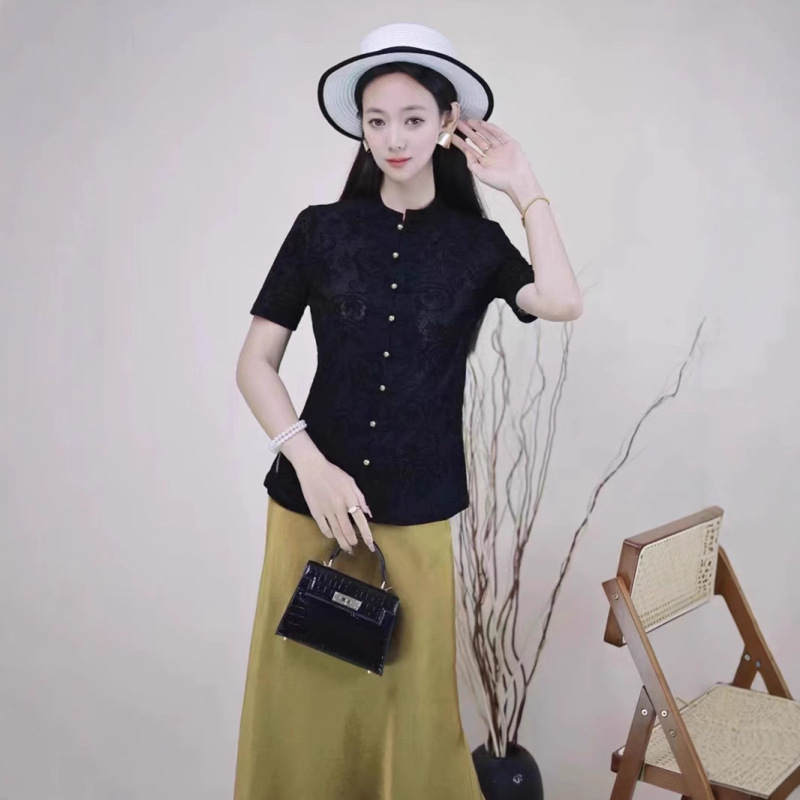 New Chinese-Style Velvet Short-Sleeved Shirt for Women, Summer 2025, Single-Row Gold Buttons, Slim Fit, Floral Lace Top, Silk New Chinese-Style Velvet Short-Sleeved Shirt for Women, Summer 2025, Single-Row Gold Buttons, Slim Fit, Floral Lace Top, Silk