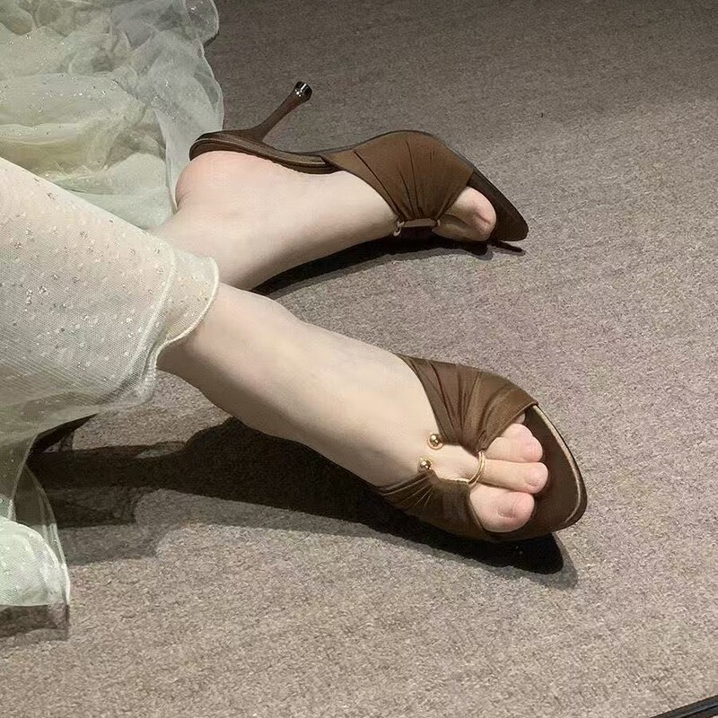 2025 New High-Heeled Sandals Summer Pointed Toe Sexy Pleated Stiletto Heel Brown Retro Open-Toe Sandals for Women to Wear Outside