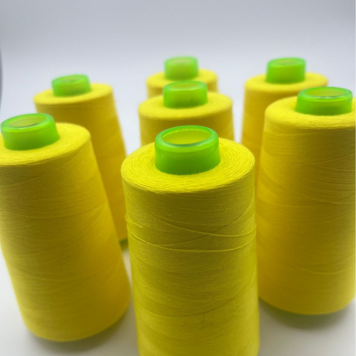 青岛合一线业生产供应403涤纶缝纫线颜色多样40缝线价位合理