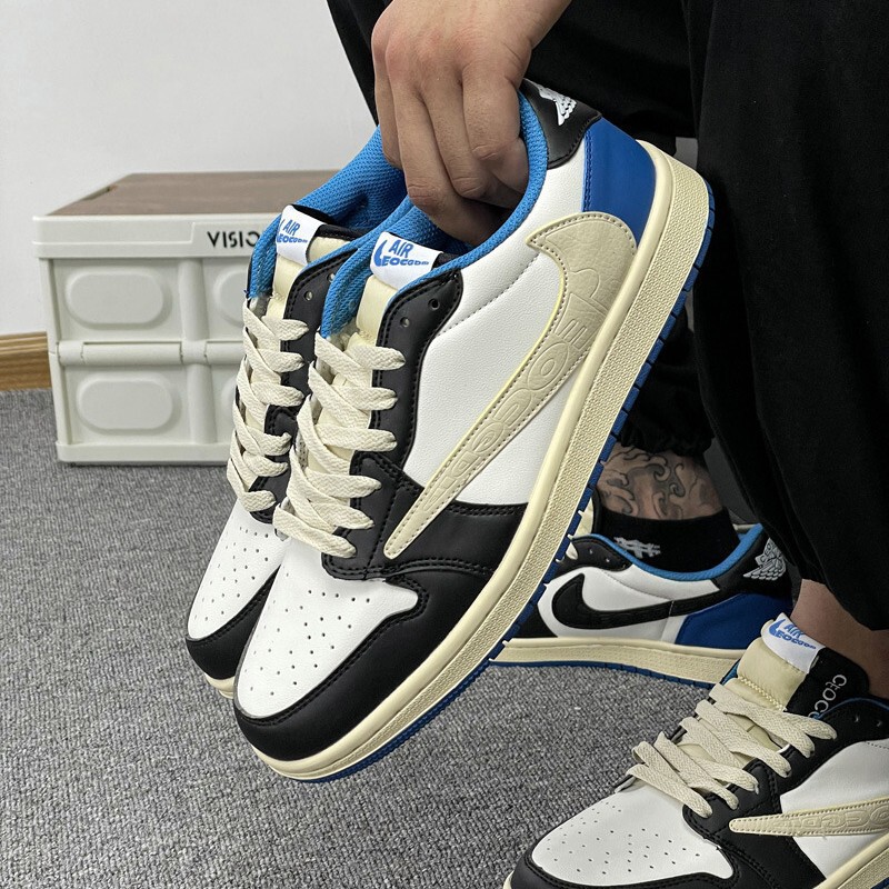 Putian Shoes Aj1 Low-Top Sneakers Black and White Lightning Reverse Hook Smoke Gray Sports Casual Men's and Women's Basketball Shoes
