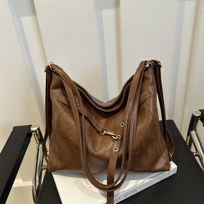 Pazy viento suave de piel de color sólido bolso para mujeres 2024 nuevo estilo de estilo francés textura de viaje literario para salir bolso de hombro debajo de las axilas