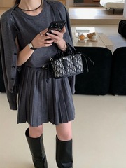 2025秋季新款休闲慵懒风气质百褶背心连衣裙+小开衫针织两件套装