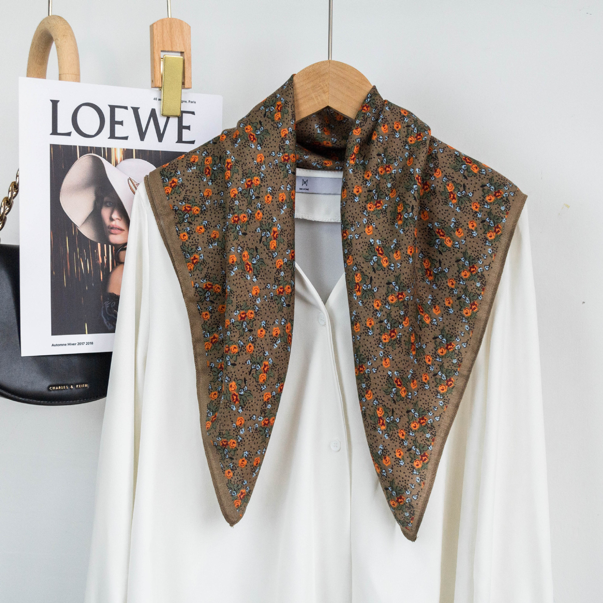 Flores de comercio exterior ins pequeño pañuelo decorativo retro fresco pañuelo cuadrado pequeño pañuelo de mano suave decoración de cinturón floral