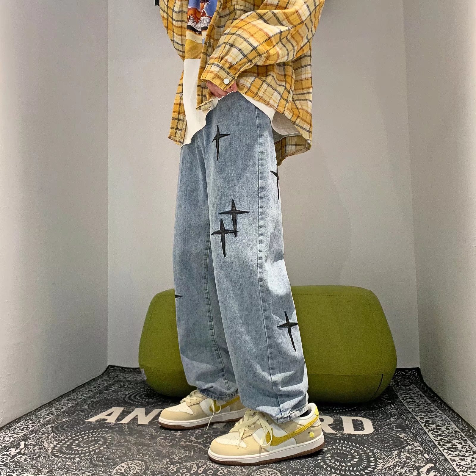 Pantalones vaqueros de los hombres de otoño nacional de moda de la Calle Cruz parche bordado suelto recto ancho vaca ins moda marca pantalones largos