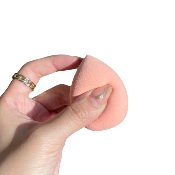 Cosmetic sponge drop-shaped
