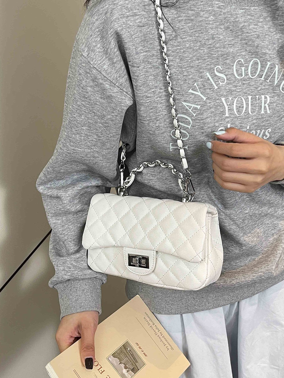 Moda de cadena de diamante bolso de mano para mujeres 2026 nuevo estilo transfronterizo de alta humedad de moda lujosa bolsa de mochila