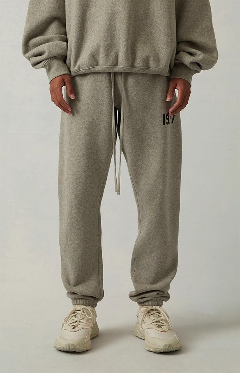 Fear of God Essentials 1977 Sweatpants Relaxed Gray