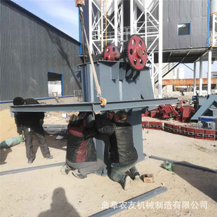 2024 New Cement Powder Vertical Feeding Machine, Sealed Bucket Type Improving Machine, Sand and Stone Ore Loading and Conveying Equipment