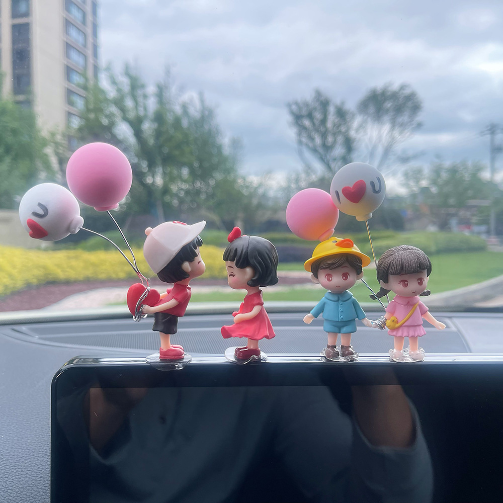 Internet Celebre Cute Couple Doll Electric Car Interior Ornaments Car Rearview Mirror Central Console Car Ornaments Interior Ornaments