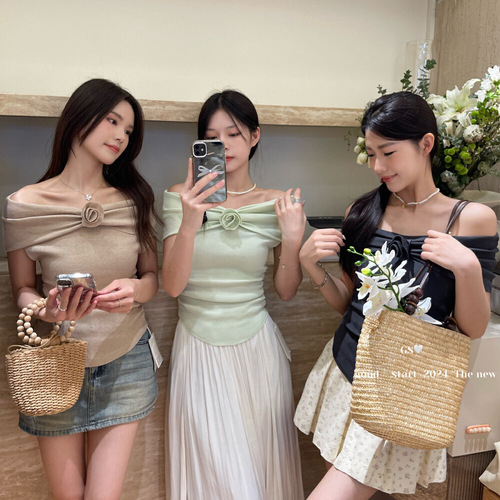 French 3D flower design unique and exquisite one-shoulder top for women in summer slimming knit shirt 