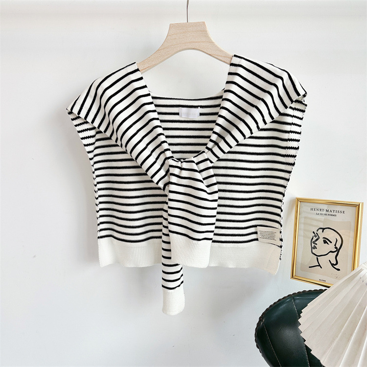 2026 Spring/Summer New Korean Style Black and White Striped Knitted Shawl with a Stylish Feel for Women, Versatile Air-Conditioned Room Cardigan