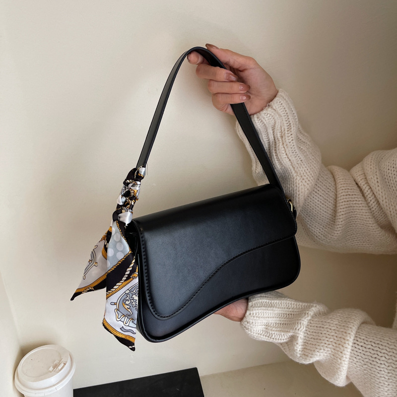 Autumn and Winter New Western Texture Underarm Bag Temperament Commuting Atmosphere Handbag Solid Color Simple Fashion One Shoulder Women's Bag