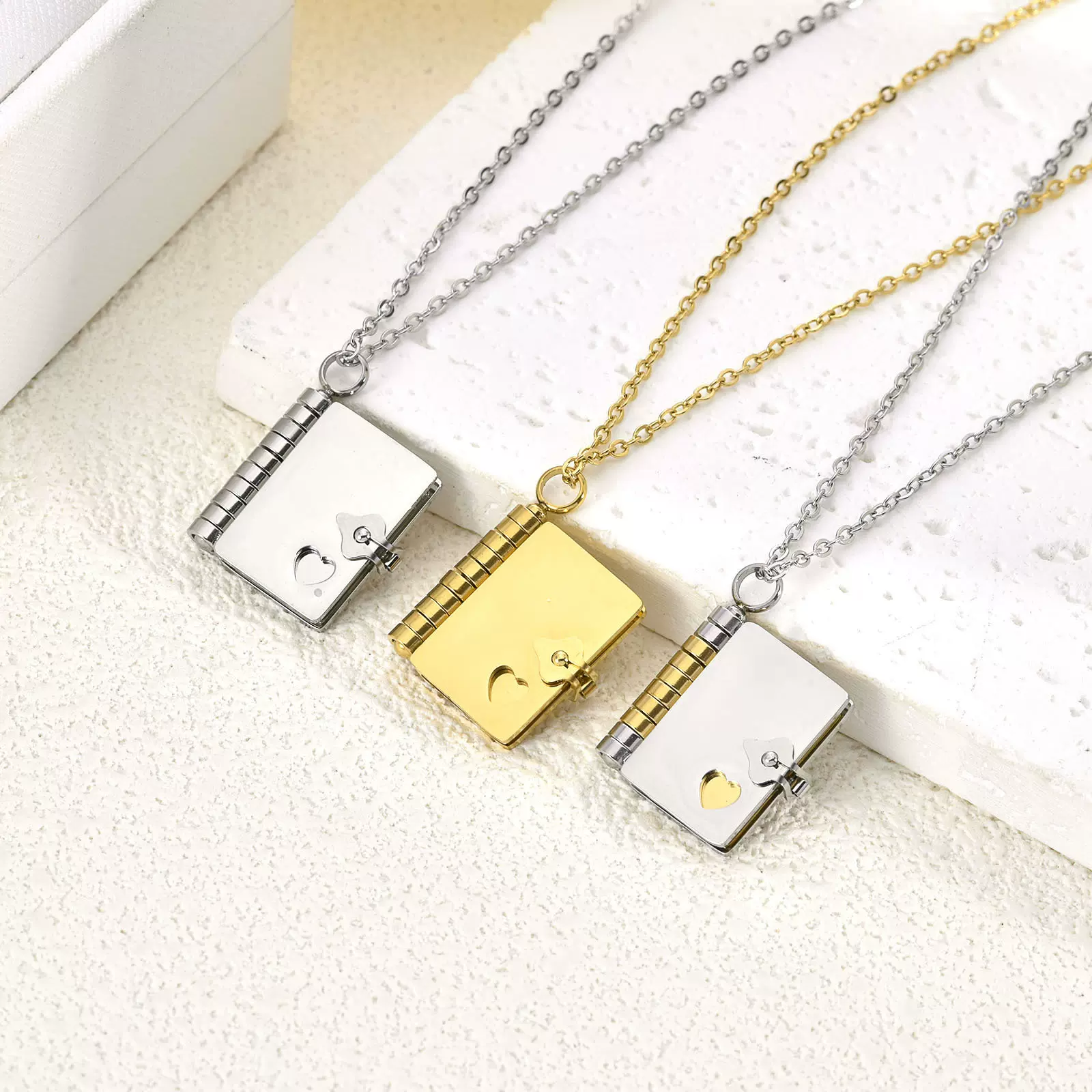 欧美跨境ins风爱心开合书本吊坠项链 浪漫情侣钛钢不掉色礼物现货