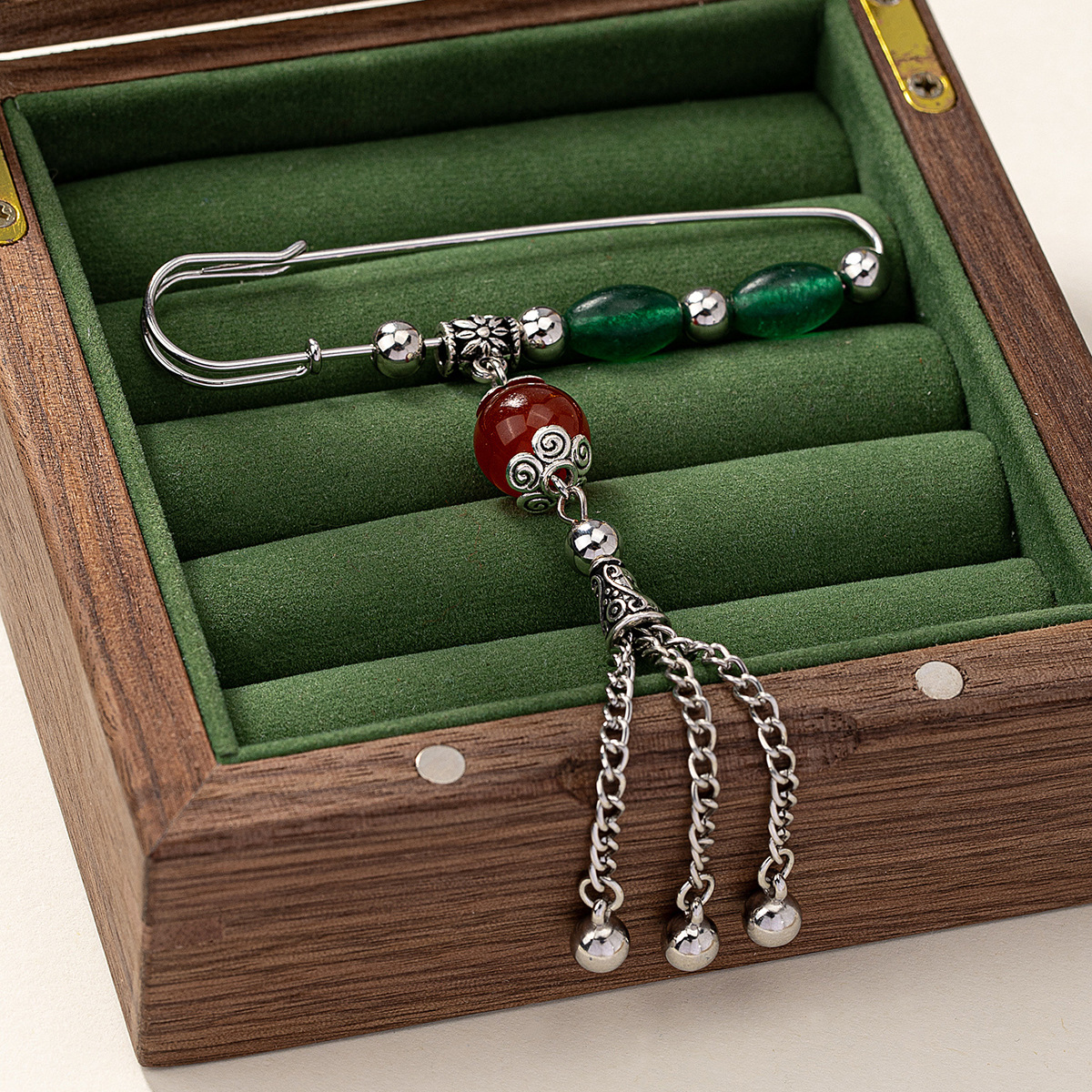 Vintage Red Agate Badge Tassel Green Chalcedony Passepartout Brooch Pin Accessories Japanese and Korean Trendy Jewelry Wholesale