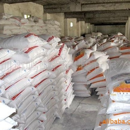 厂家供应高分子吸水树脂粉末场景布置人造雪花材料遇水吸水高膨胀