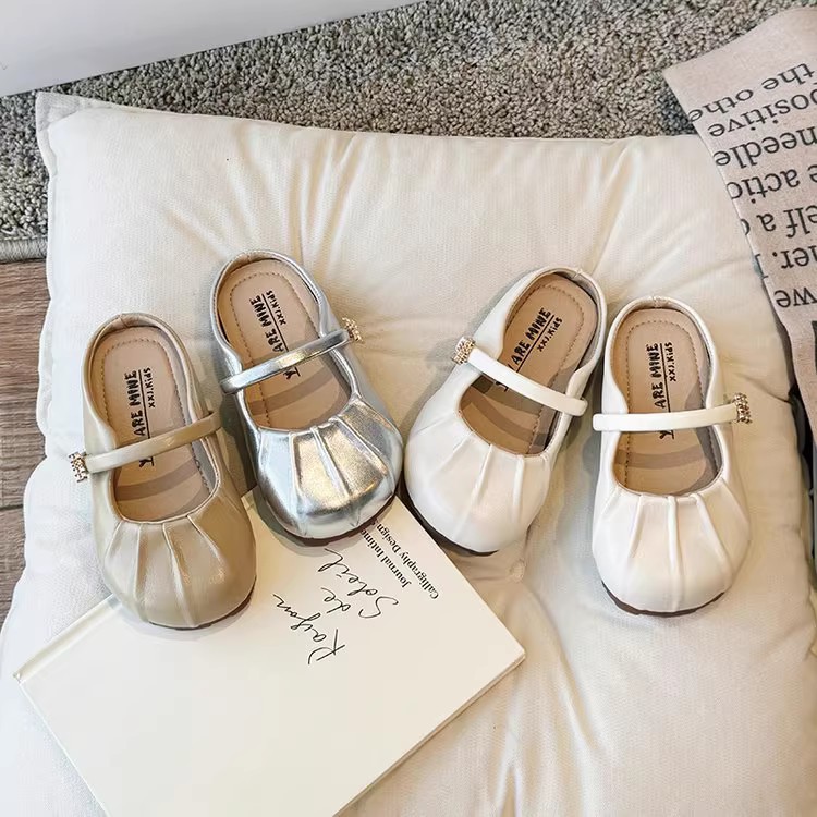 Zapatillas Baotou para niñas, primavera y verano, nuevo estilo, perezoso, un pie, medio arrastre para niños, sandalias y pantuflas para niñas