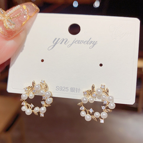 Dongdaemun new earrings S925 silver needle pearl garland earrings cute girl fashion sweet versatile earrings for women