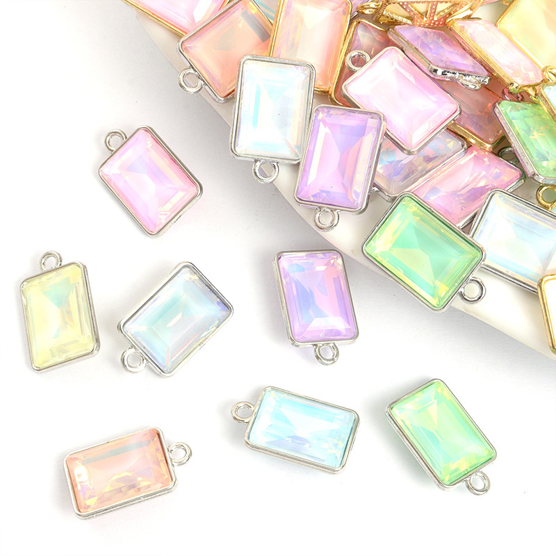 多色の輝く長方形の水晶ガラスのモカ色のペンダントのファッションDIYネックレスのイヤリングのアクセサリーの卸売り|undefined