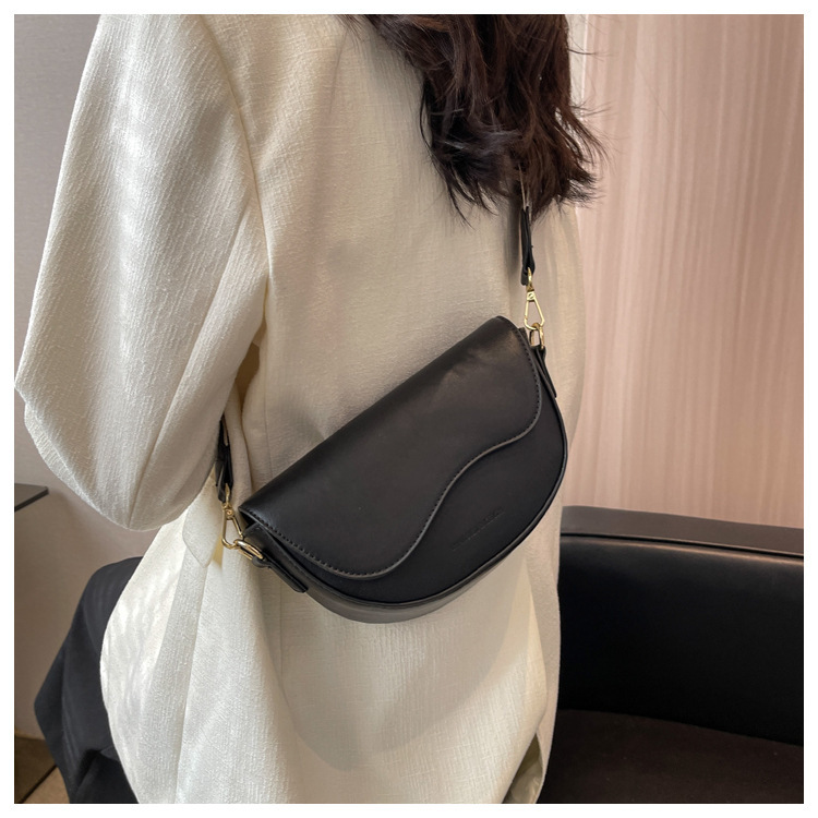 Damen 2024 Neue Mode Vielseitige Kleine Quadratische Hochwertige Internet Celebrity Live Broadcast Unterarm Satteltasche_voghion.com