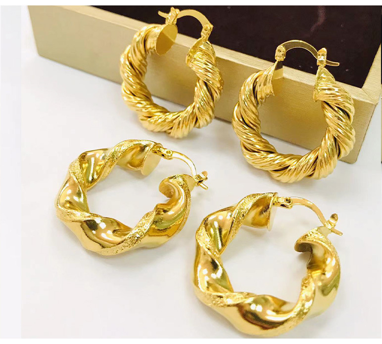 1 Paar Ins-stil Twist Kupfer Überzug 18 Karat Vergoldet Ohrringe display picture 4