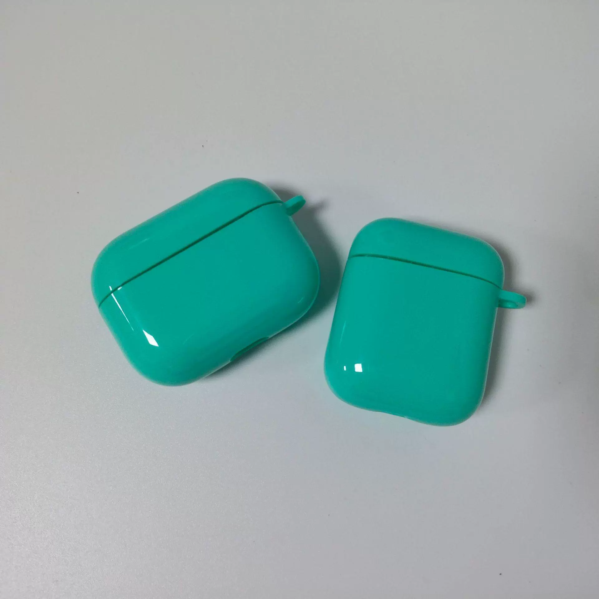 Чехол защитный (для Apple) для AirPods 1/2/3/Pro/Pro2/4 — блестящие цветовые варианты, легкий 0,024 кг
