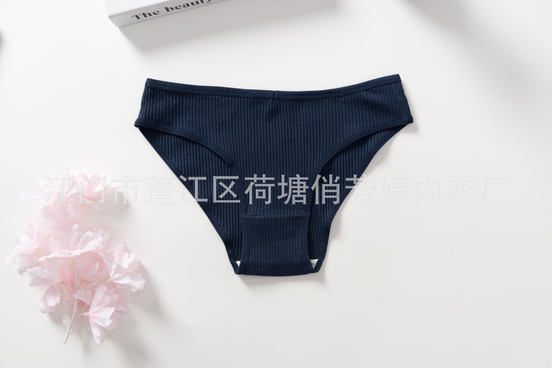 Ropa interior de algodón de las mujeres europeas y americanas transfronterizas cintura baja levantamiento de cadera calzoncillos alta elástica simple ropa interior de niña transpirable comercio exterior