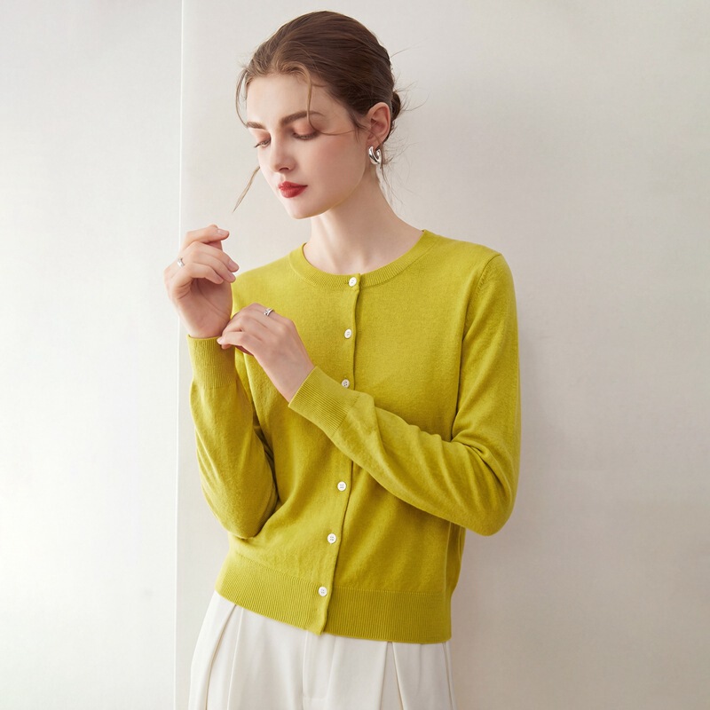 2026 Spring/Summer New Velvet Knitted Cardigan for Women, Round Neck, Loose Long Sleeve Jacket, Women's Casual Thin Top 2026 Spring/Summer New Velvet Knitted Cardigan for Women, Round Neck, Loose Long Sleeve Jacket, Women's Casual Thin Top