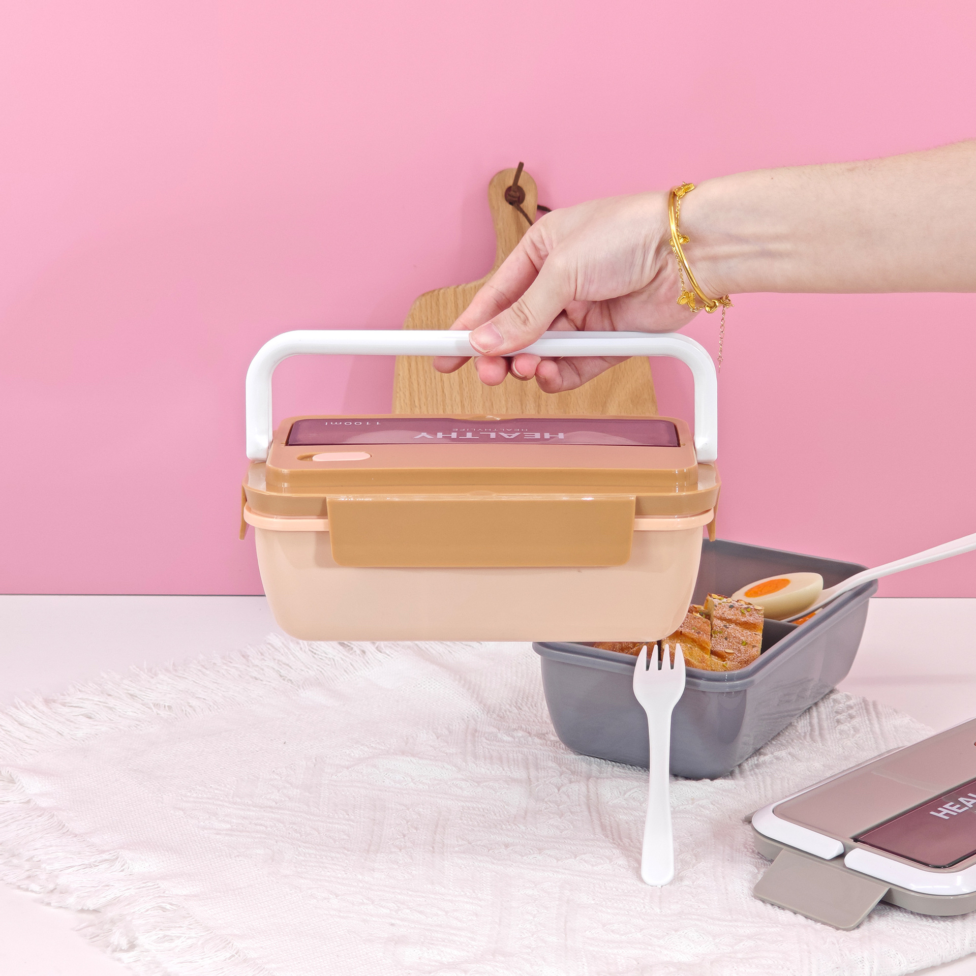 Hot sale en el sudeste asiático caja de comidas portátil de plástico sellado caja de almuerzo doméstica caja de almuerzo portátil al aire libre puede calentarse por microondas