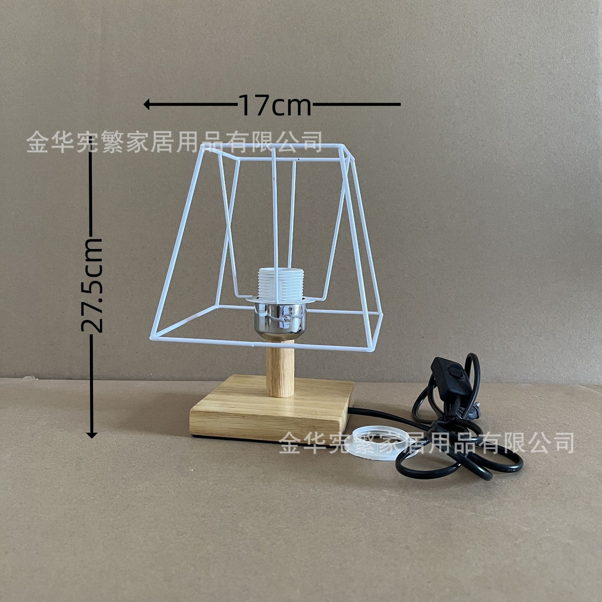 11x17x15 사다리꼴 철 프레임 + 13개의 높은 정사각형 나무 베이스