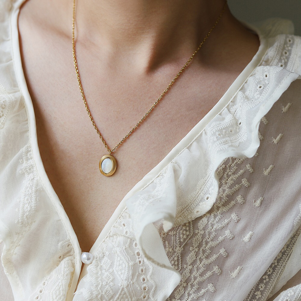 Fashion Oval Titanium Steel Plating Shell Pendant Necklace_colorza_7