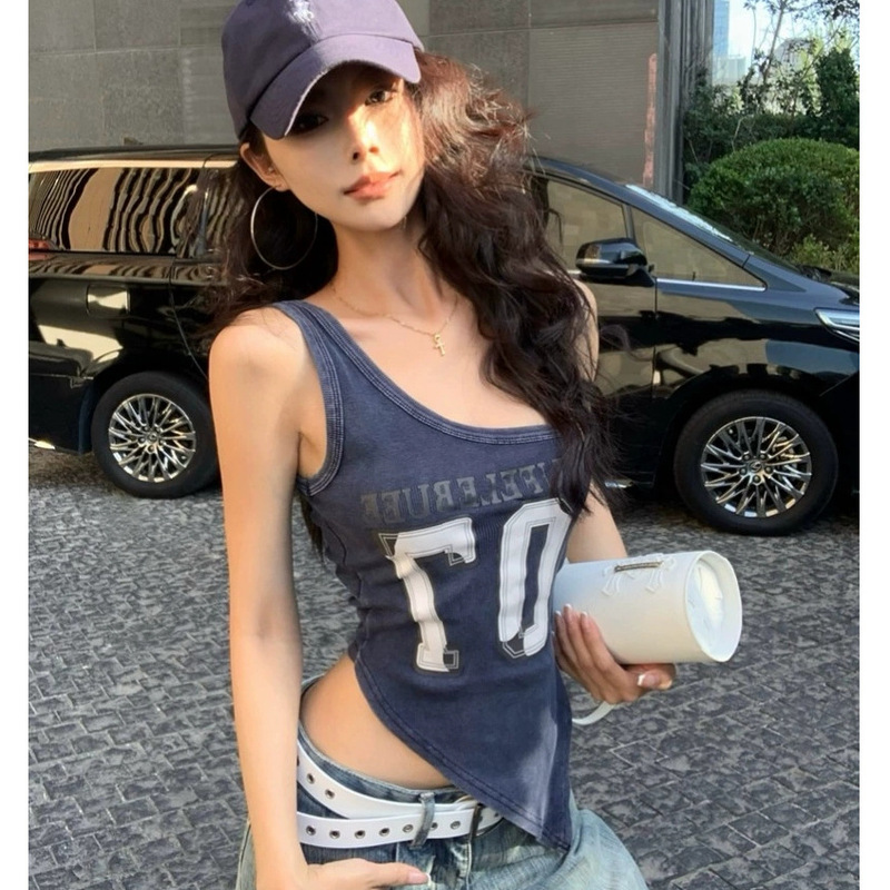 Summer Slim-Fit Sleeveless Outerwear with a Stylish Design, Hot Girl Style Inner Top, American Letter Print, One-Shoulder Camisole for Women