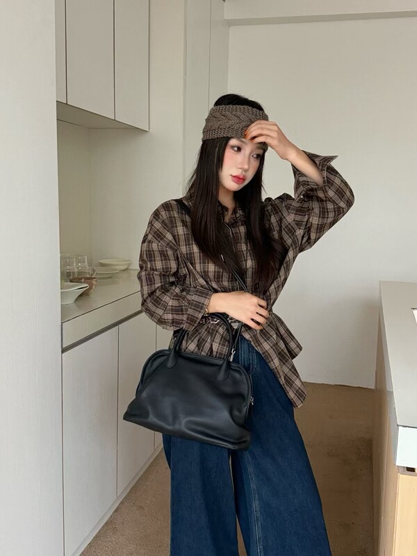 2025进口头层肤感牛皮女式手提包云朵包保龄球贝壳包单肩斜跨包|undefined
