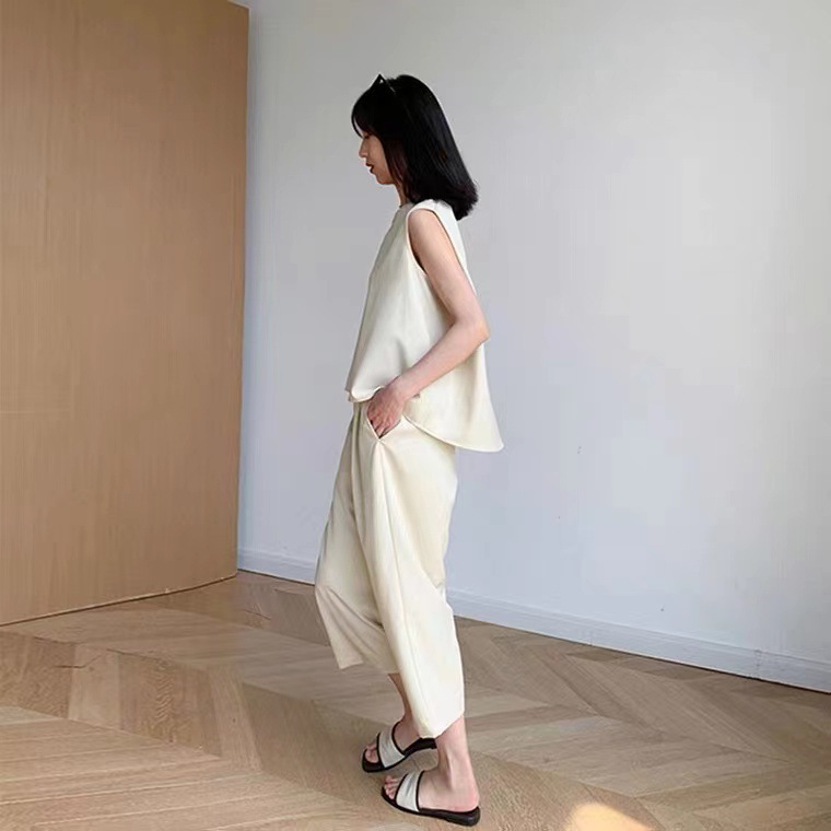 Bộ áo không tay phối quần ống rộng nữ phong cách trưởng thành mùa hè FL222202 — Màu xanh lam đậm, Màu trắng