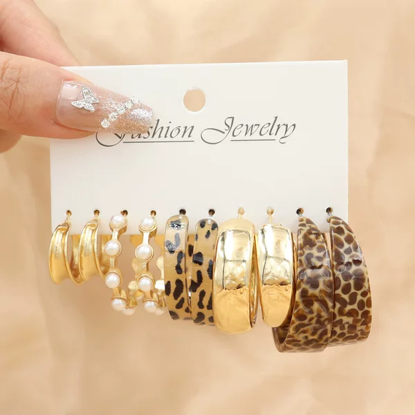 2025 New Creative Casual Temperament Women's Earring Set Golden Pearl Leopard Print Resin Earrings Women's 5-Piece Set
