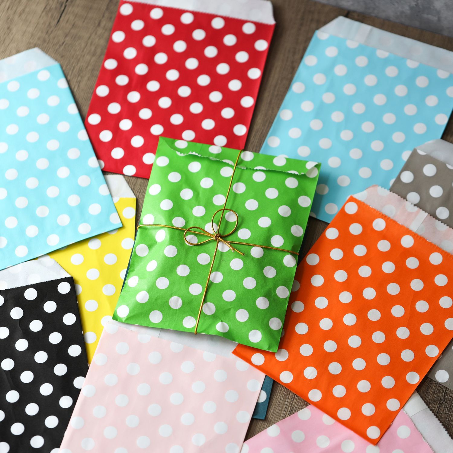 In-Stock Fast Delivery Colorful Kraft Paper Bags Gift Bags Candy and Small Items Storage Paper Bags Cultural and Creative Gift Packaging Bags