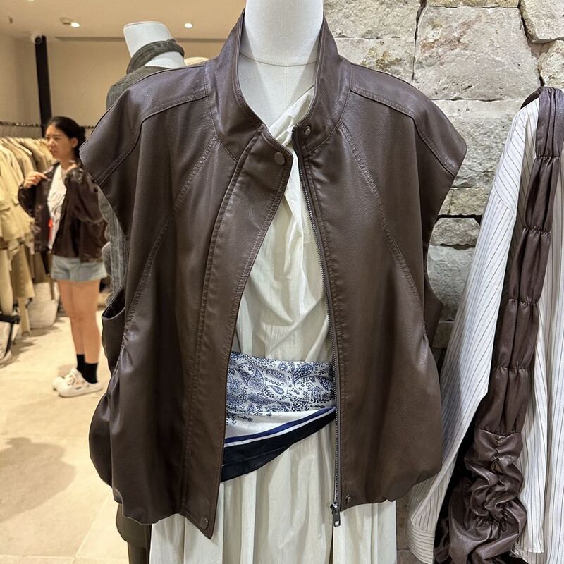 2026 Autumn/Winter Hong Kong Style Retro Stand Collar Sleeveless Biker Vest Jacket for Women, Fashionable and Versatile Vest for Petite Figures
