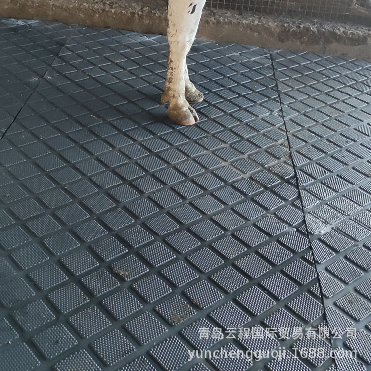 方块纹奶厅专用防滑牛脚垫子 耐用待挤区奶牛专用胶板 青岛云程