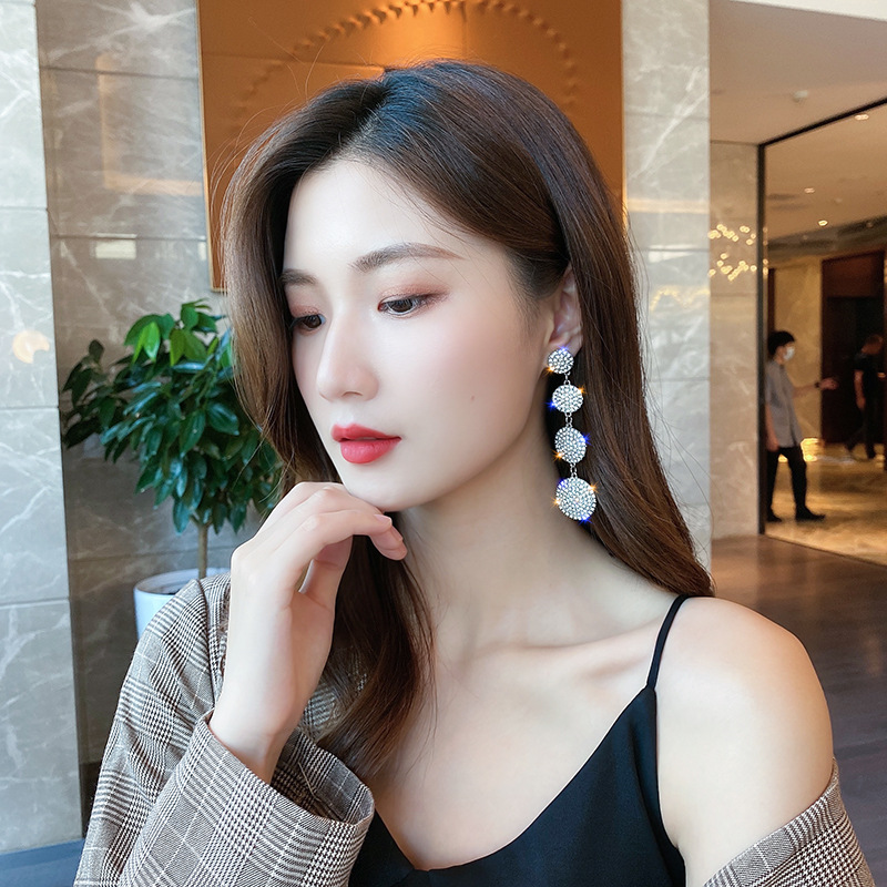 Fashion Full Rhinestone Circle Long Earrings display picture 6