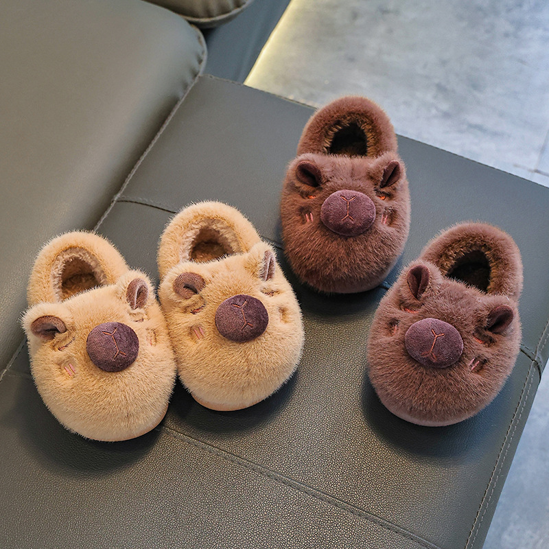 Kapibara invierno bolsas de niños zapatos de tacones de algodón 2025 nuevos niños y niñas calentamiento de lana para padres e hijos zapatillas de algodón caseras