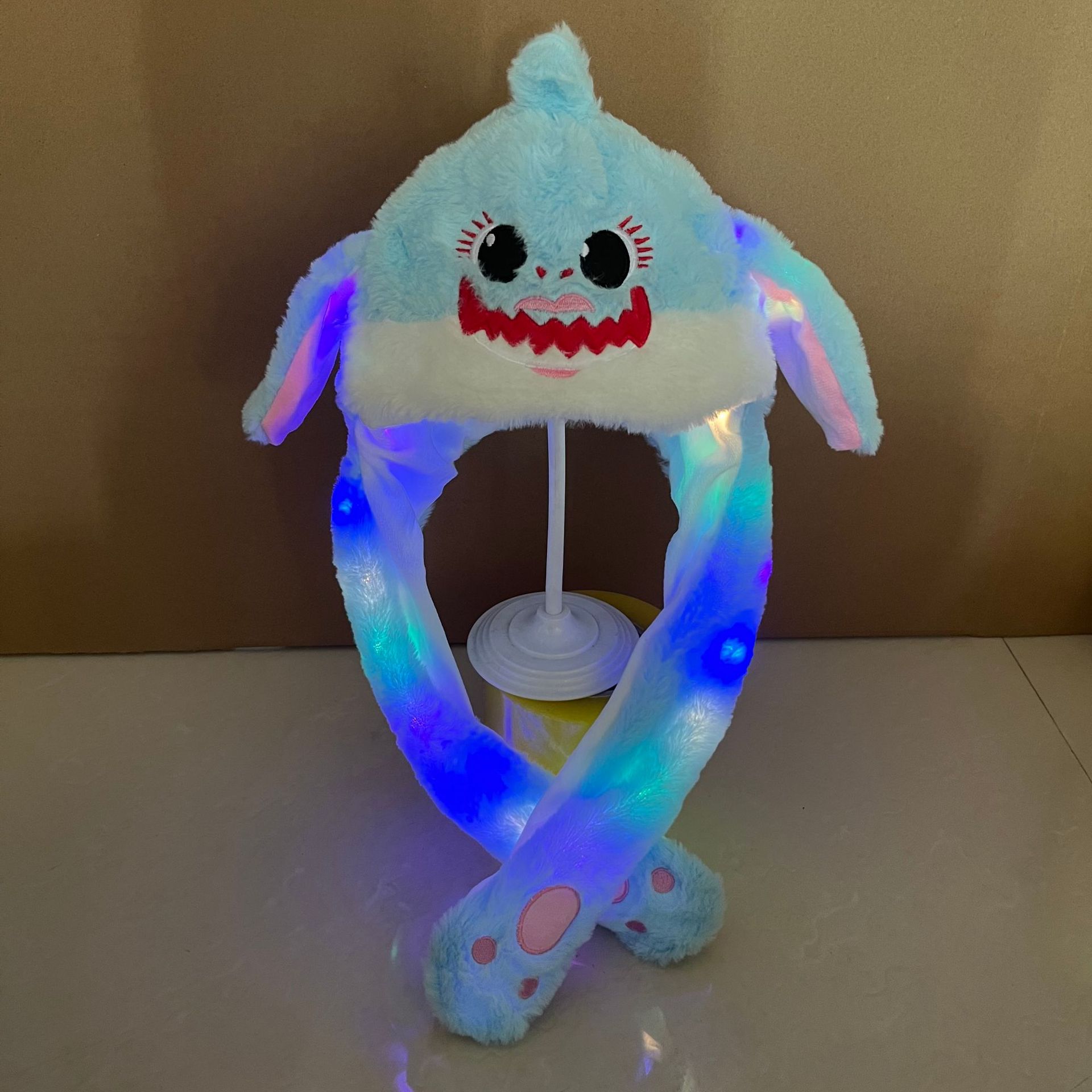 Pequeño dragón azul bebé