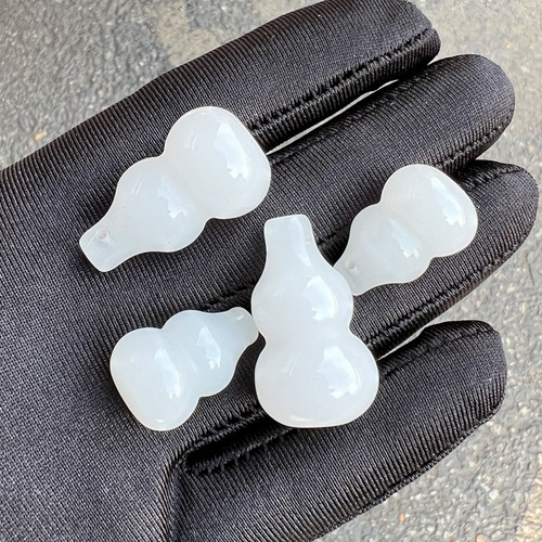 Xinjiang Hotan white jade gourd pendant gold silk jade three-dimensional gourd pendant mutton fat jade white jade through hole gourd