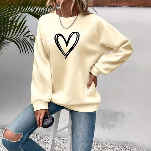 Women's Cozy Plush Crewneck Long-Sleeve Sweatshirt with Heart Print, a Hot Selling Item in Europe and America