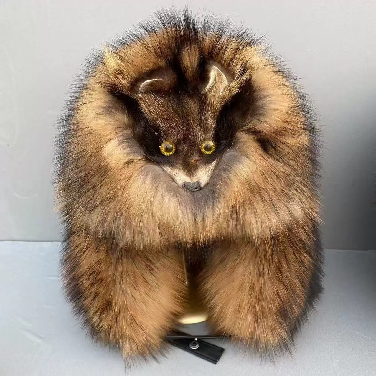 머리가 달린 너구리 오버로드 모자